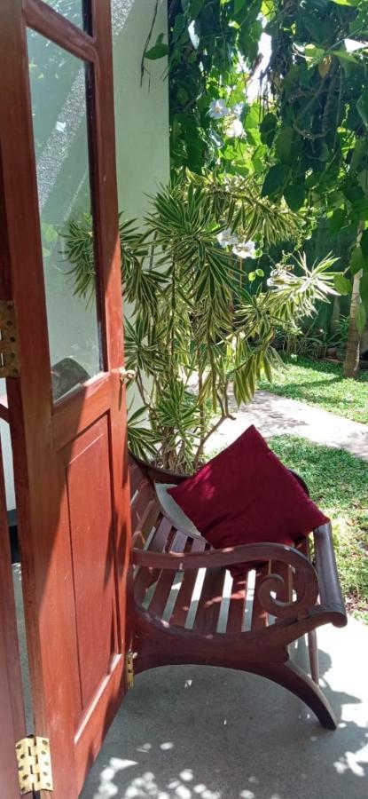 Bed and Breakfast Mandara Rest Hikkaduwa Exterior foto